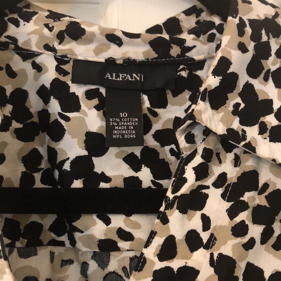 V-Neck Button Down Shirt. - Picture 4 of 5